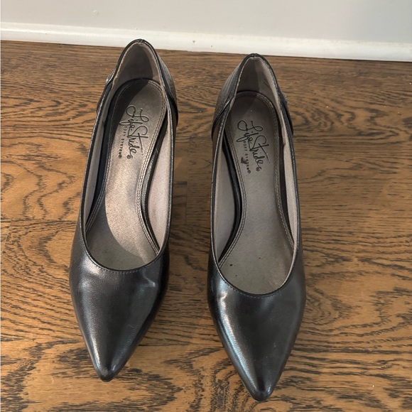 Life Stride Black Sevyn Heels - Picture 2 of 6